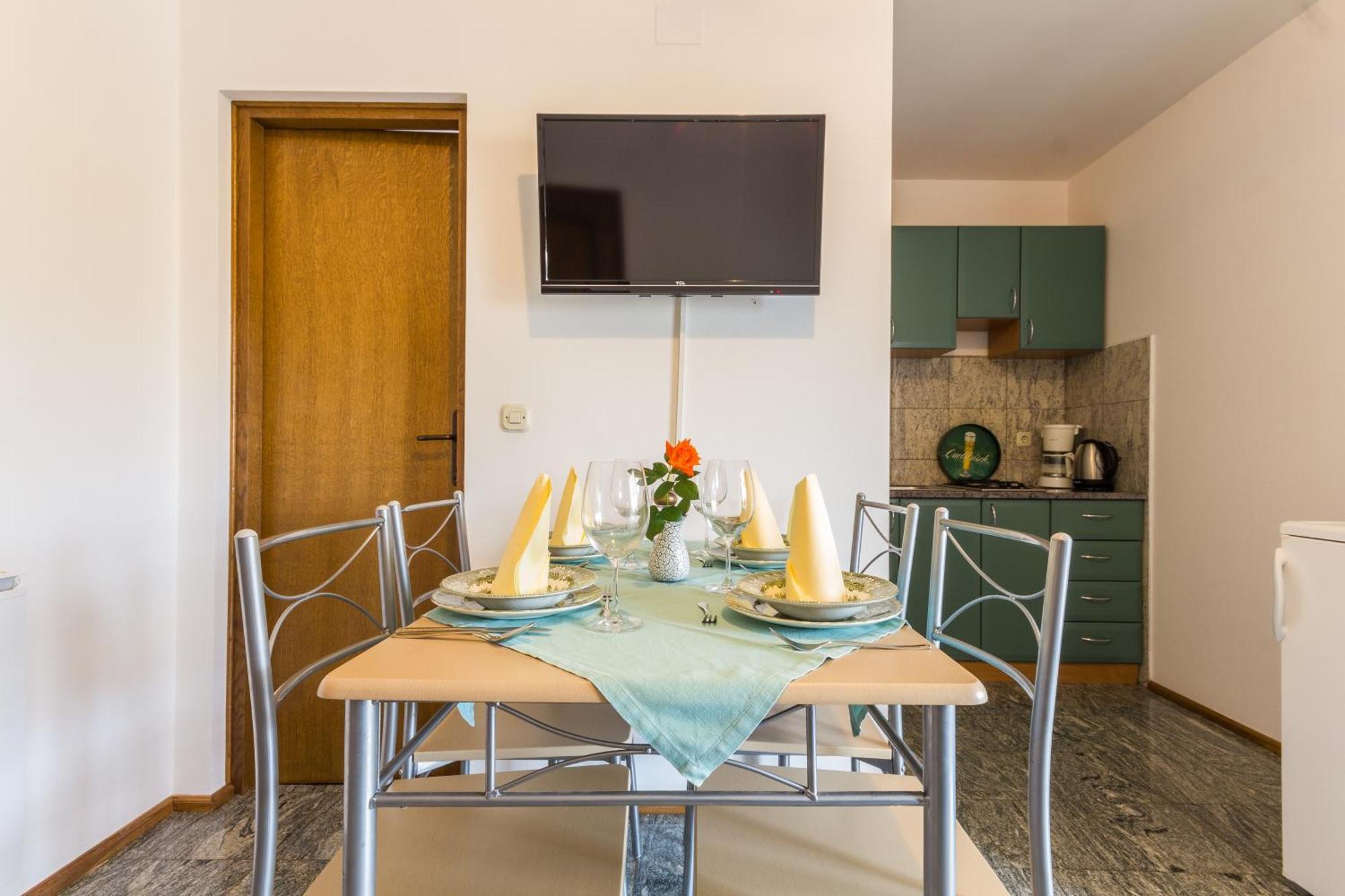 Apartments And Rooms Michaela ฟาชานา ห้อง รูปภาพ