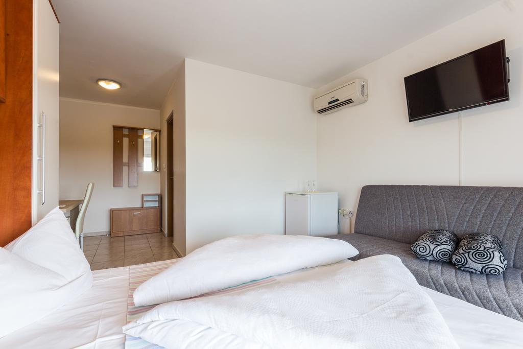 Apartments And Rooms Michaela ฟาชานา ห้อง รูปภาพ